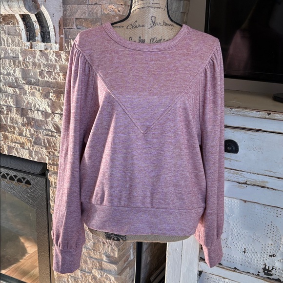 Evereve Kylar pleated sleeve pullover long sleeve sweatshirt rose pink soft - Picture 4 of 16